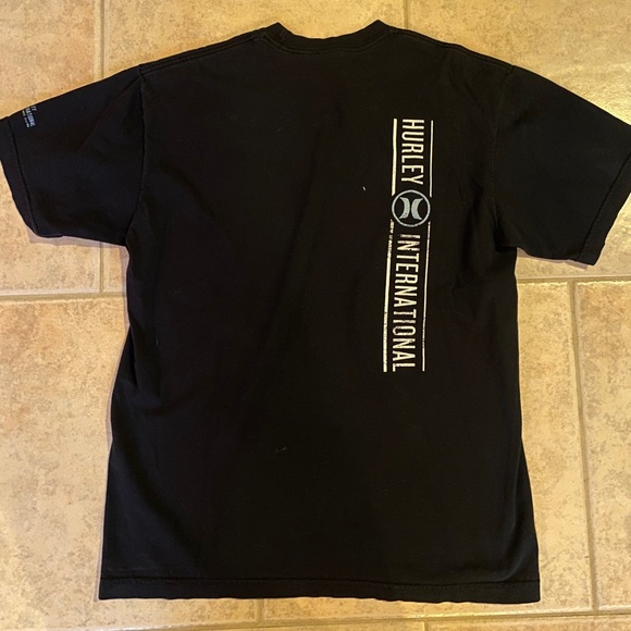 Vintage Hurley Tee! - Picture 5 of 5
